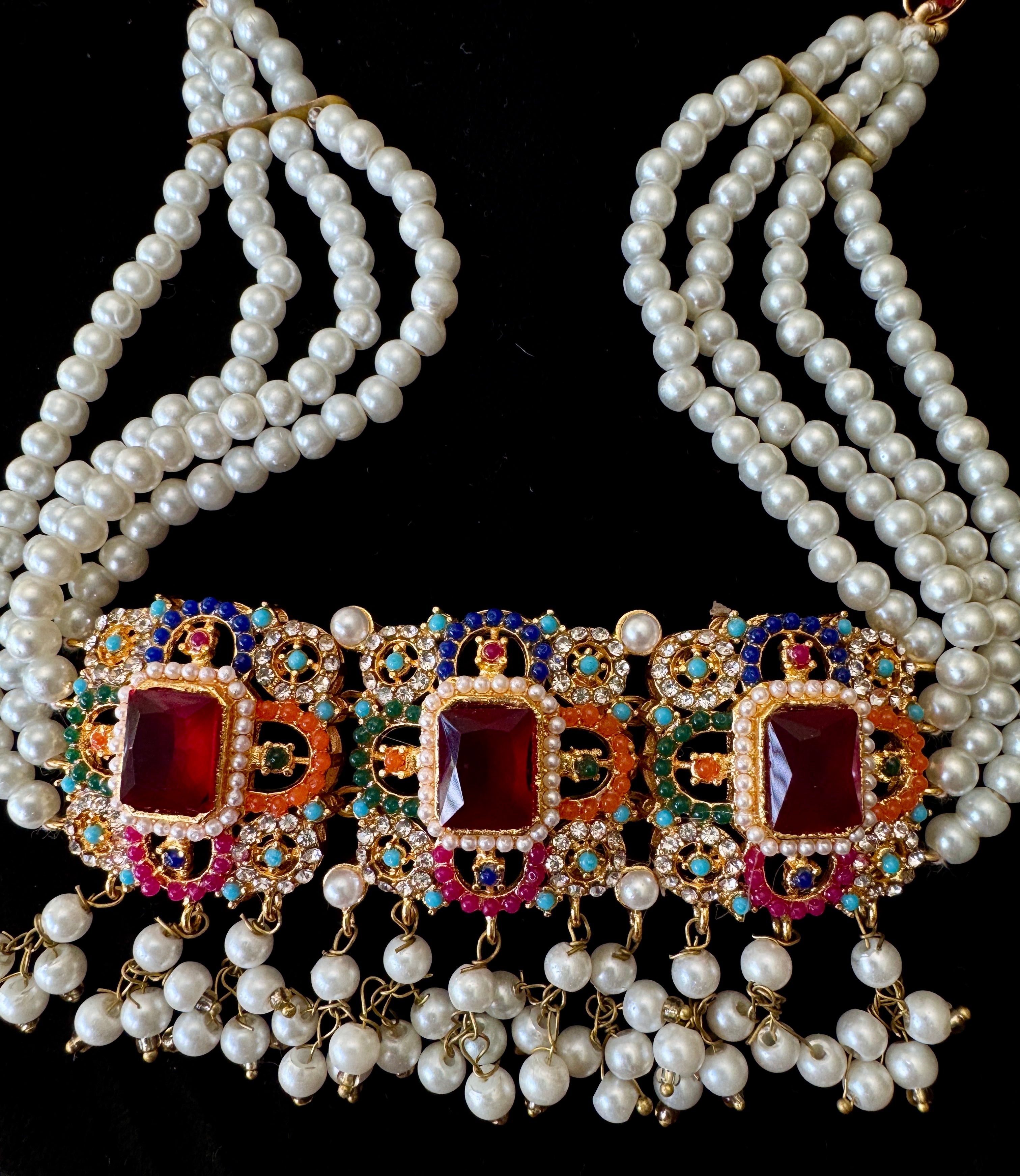 Elegant Choker Set – White Pearls ✨💖