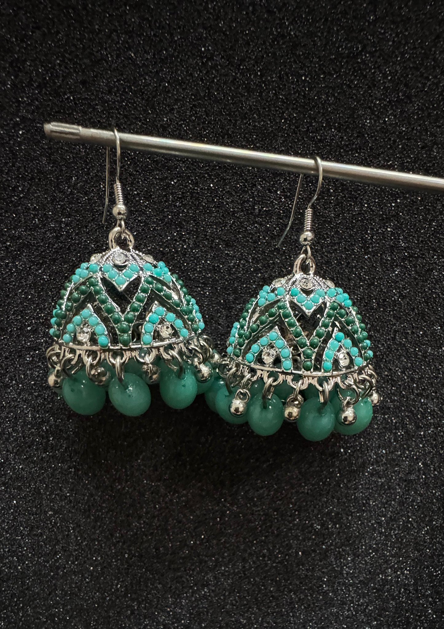 Green & Silver Jhumka Earrings – Traditional Pakistani Jhumki Jewelry