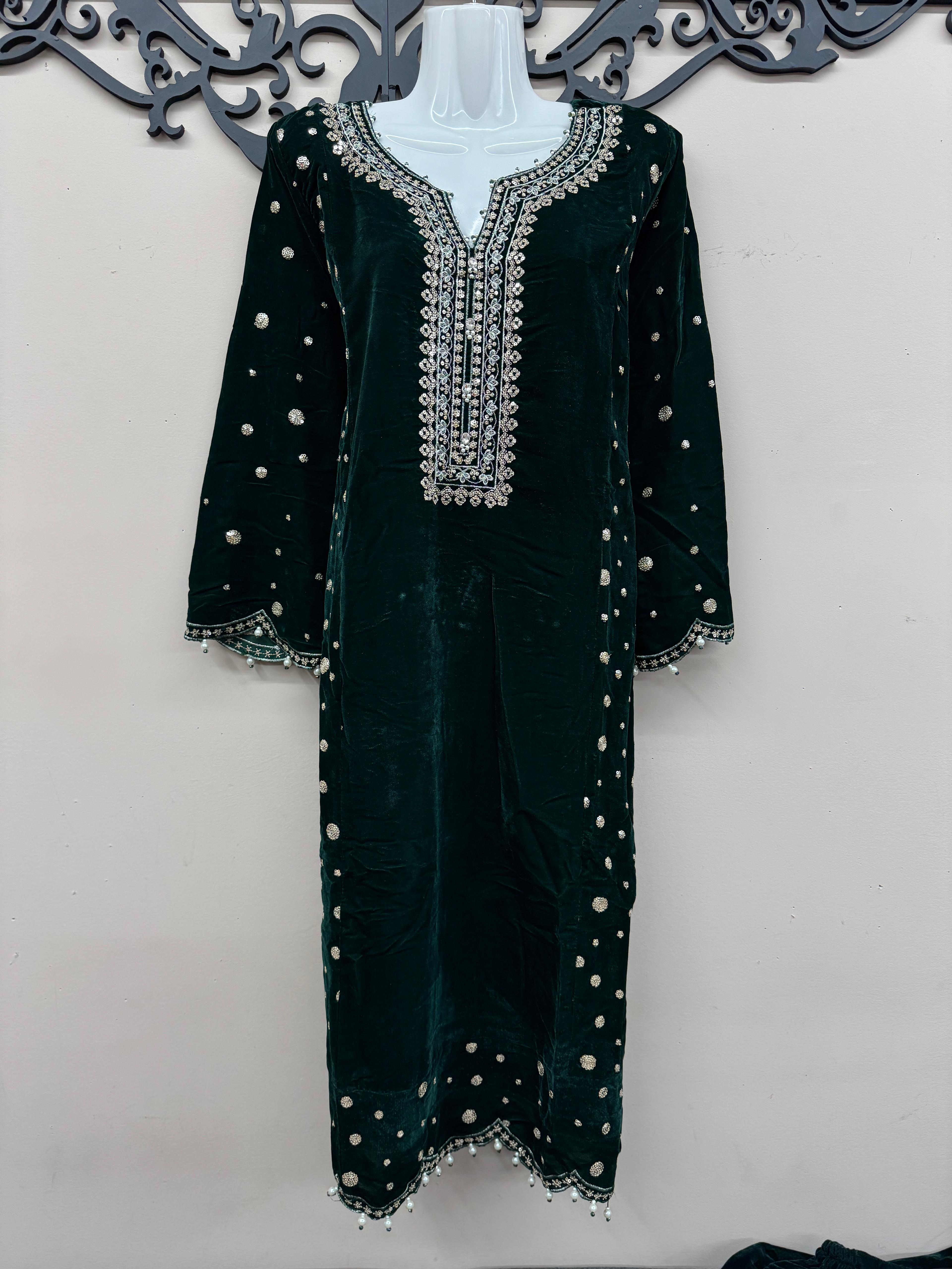 Elegant Green 3-Piece Velvet Embroidered Ensemble for Women