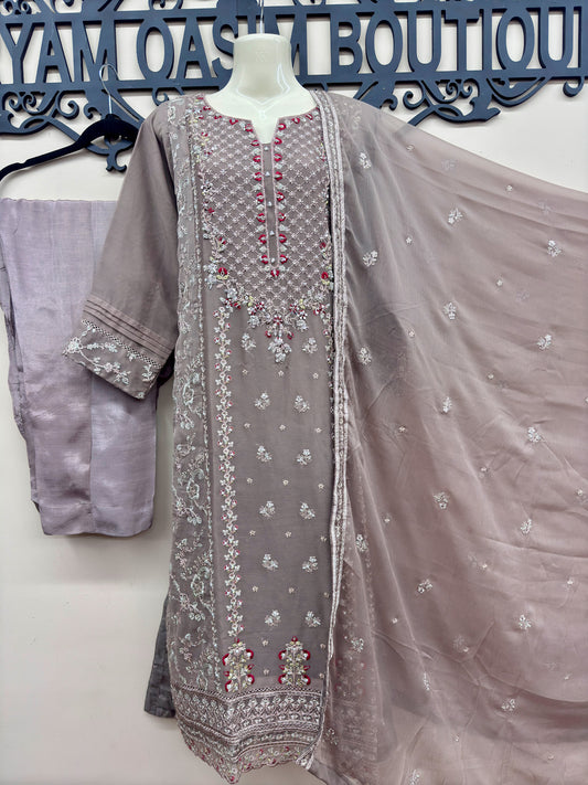 Agha Noor Inspired 3-Piece Embroidered Outfit ✨💖*