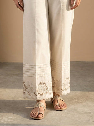 Maryam Qasim Boutique off-white South Asian ladies' cotton trousers