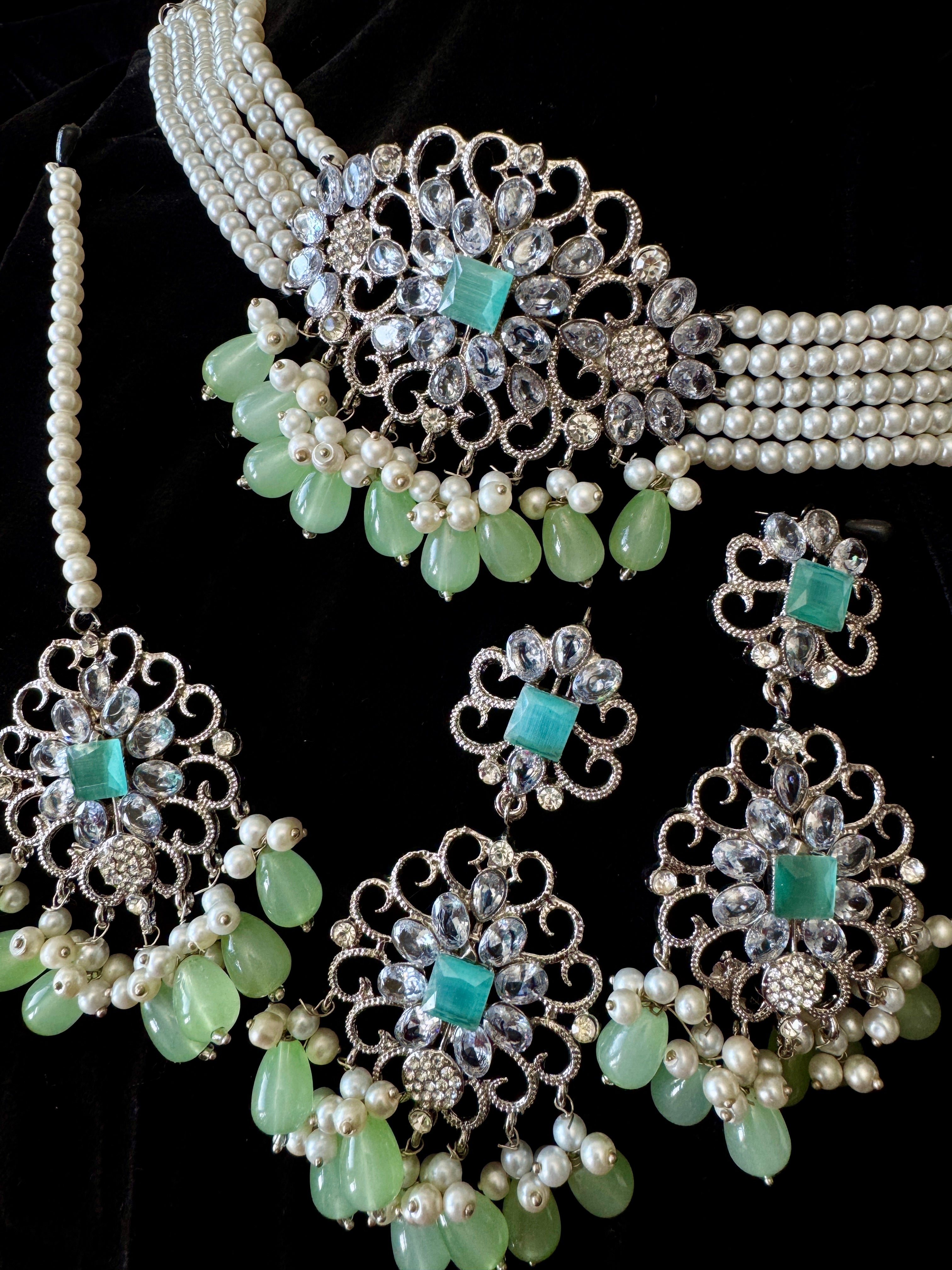 Elegant Choker Set – White & Aqua Pearls ✨💙