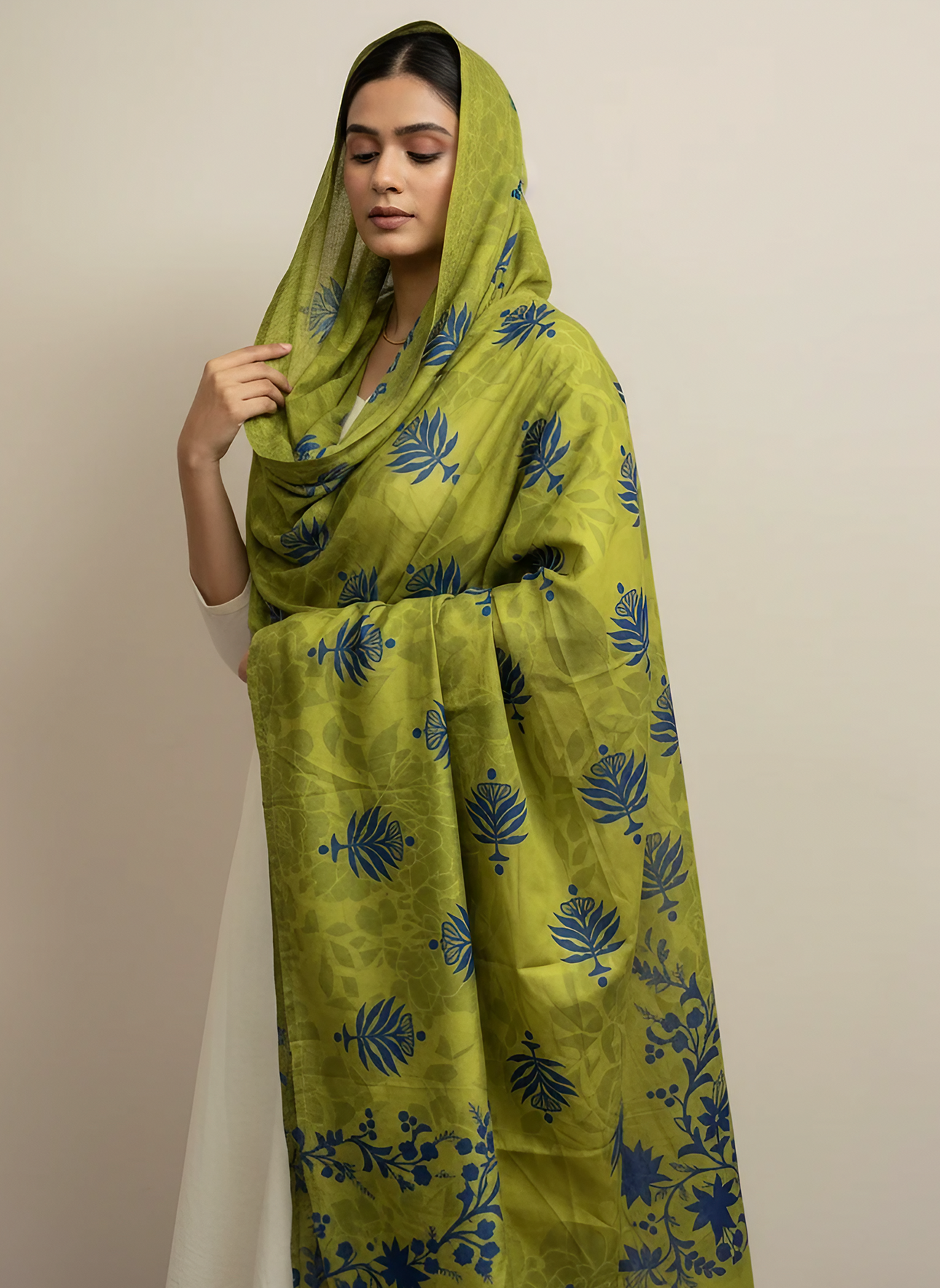 Linen Dupatta with Blue Floral Print – Full-Size Lining Dupatta for Women