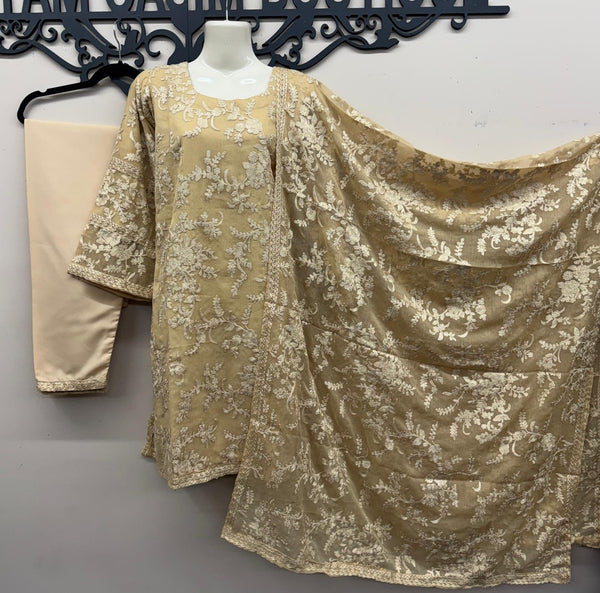 Chiffon Embroidered 3-Piece Outfit - Timeless Elegance for All Seasons
