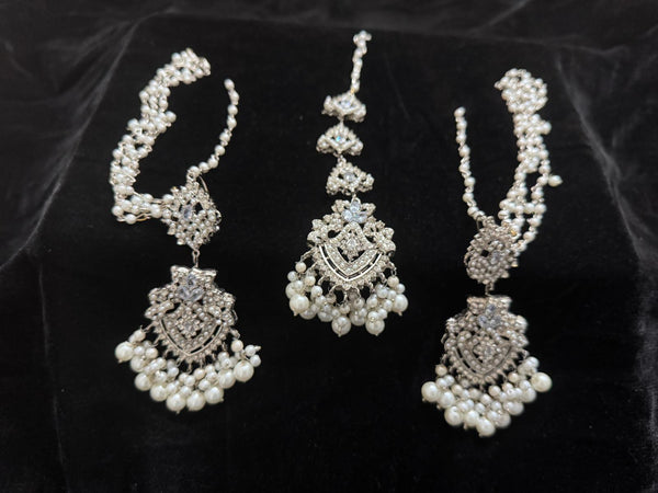 Beautiful Pearl Earring & Tikka Set with Matching Side Chains