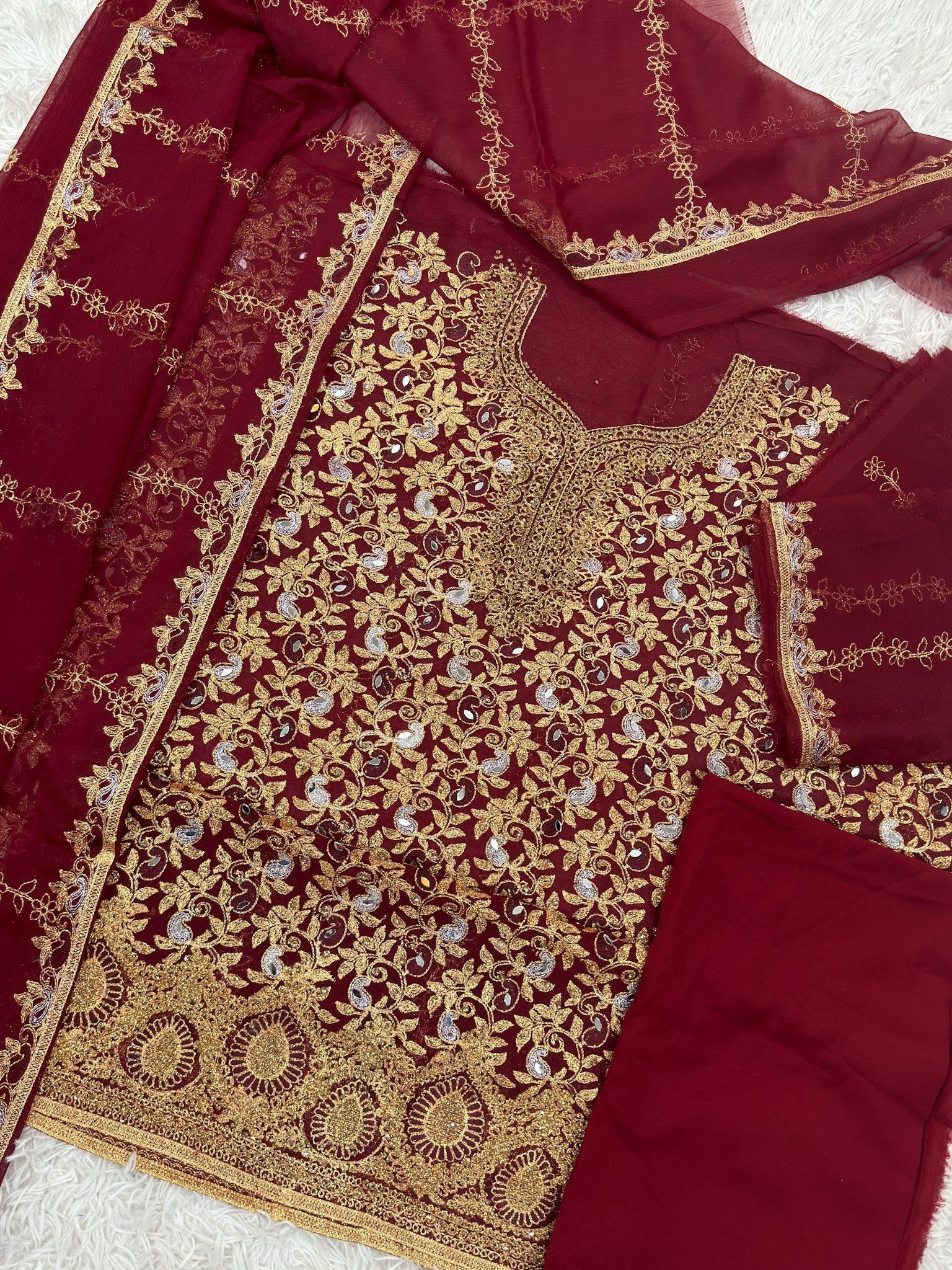 Unstitched 3-Piece Outfit in Mehroon