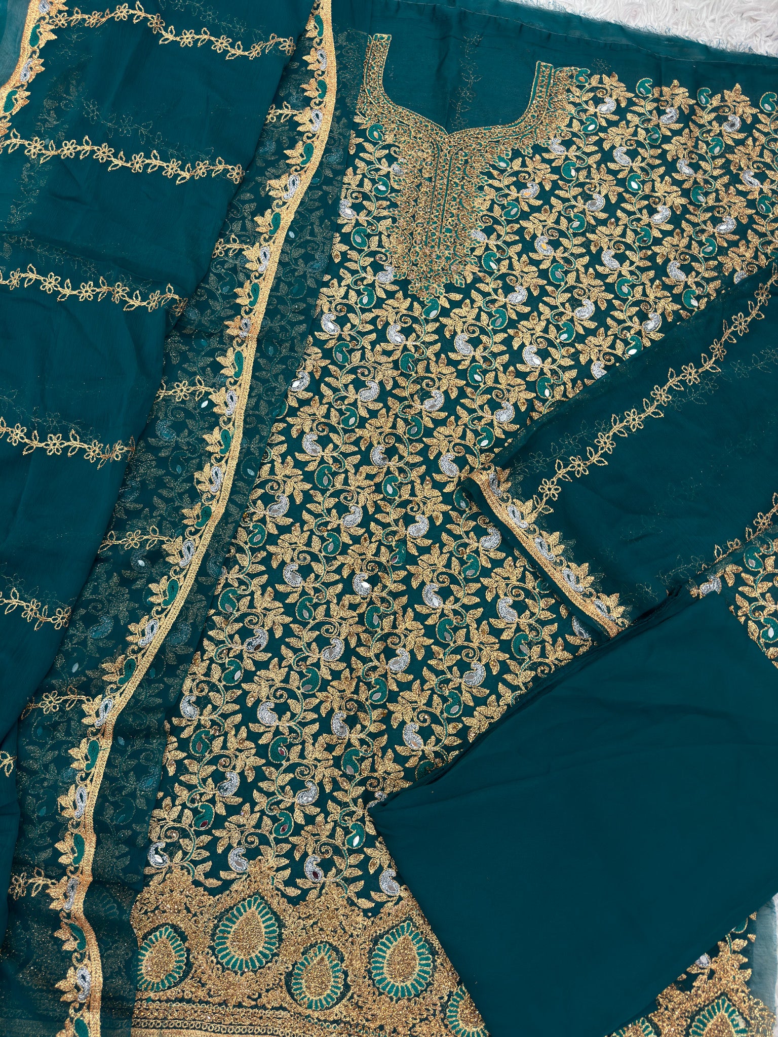 Unstitched 3-Piece Outfit in Turquoise Green