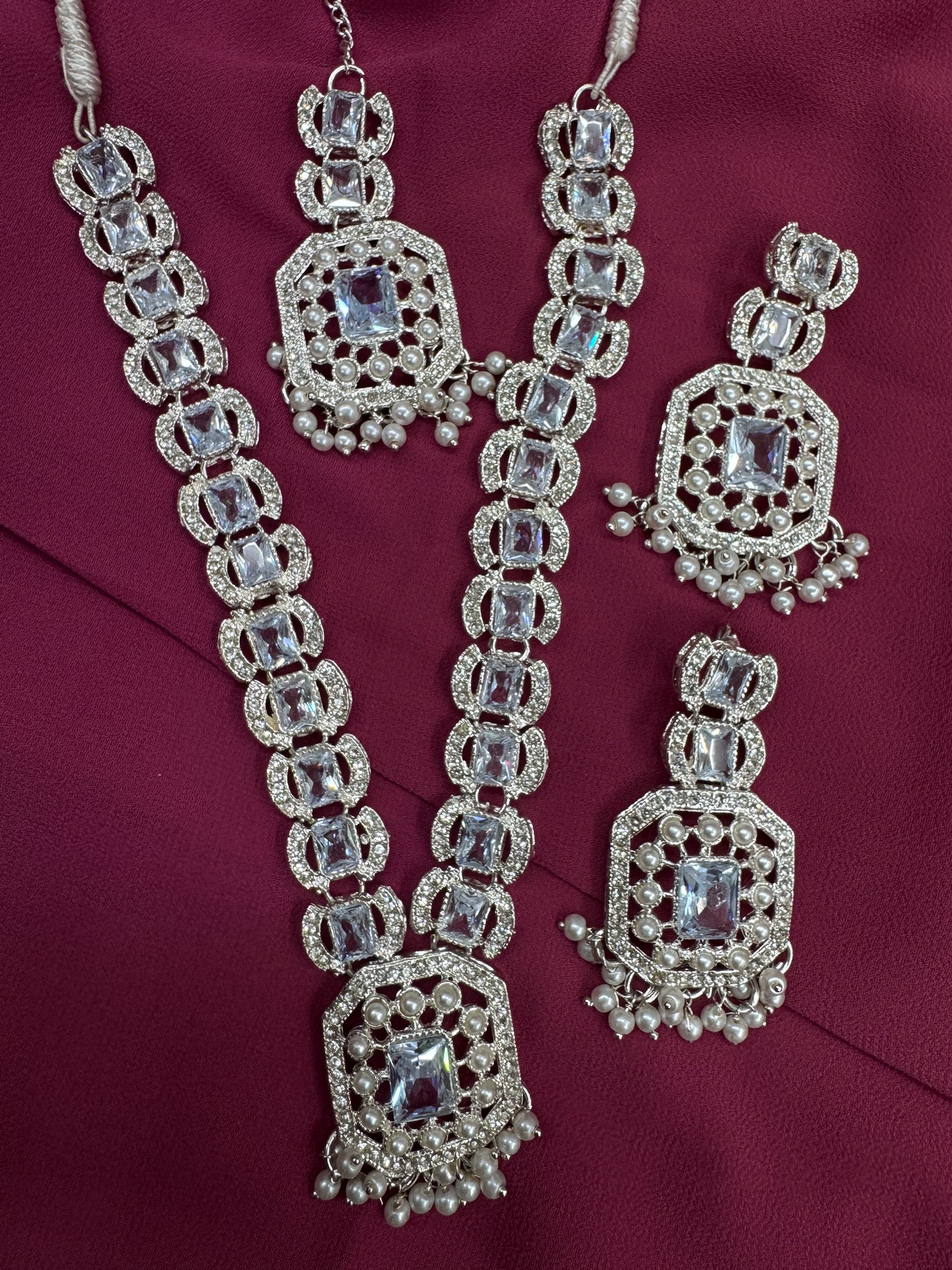 Beautiful Silver Artificial Necklace Set