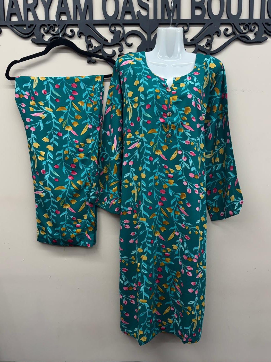 2-Piece Printed Lining Casual Suit – All Season Wear | Premium Stitch & Fabric2-Piece Printed Lining Casual Suit – All Season Wear | Premium Stitch & Fabric