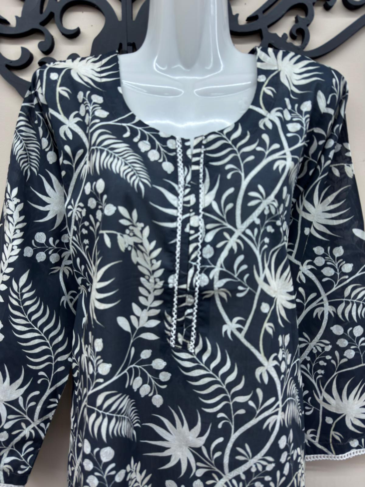 Women’s Printed Top Dark Grey – Medium Size | Casual Lawn Top