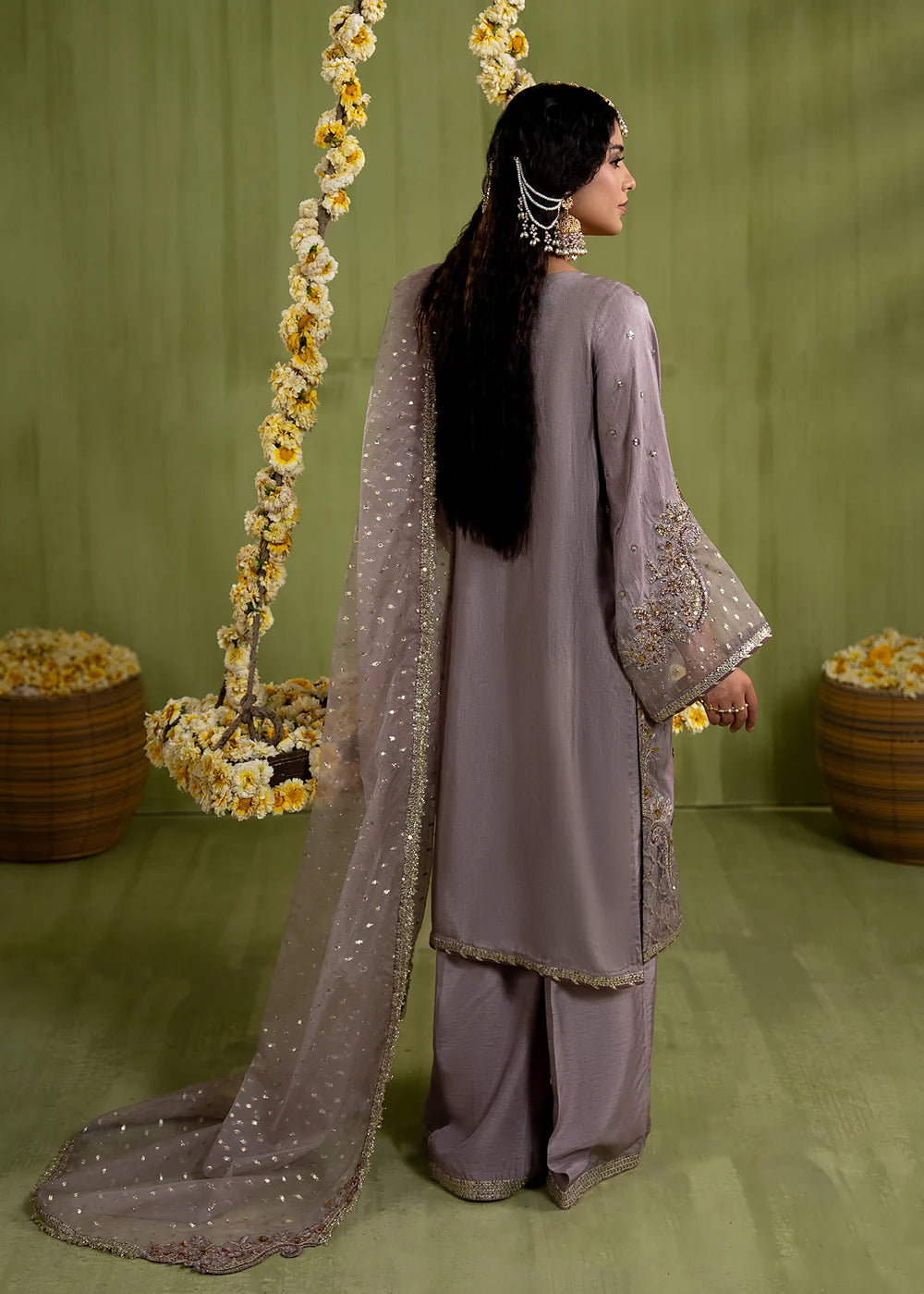 wedding guest outfit Pakistan