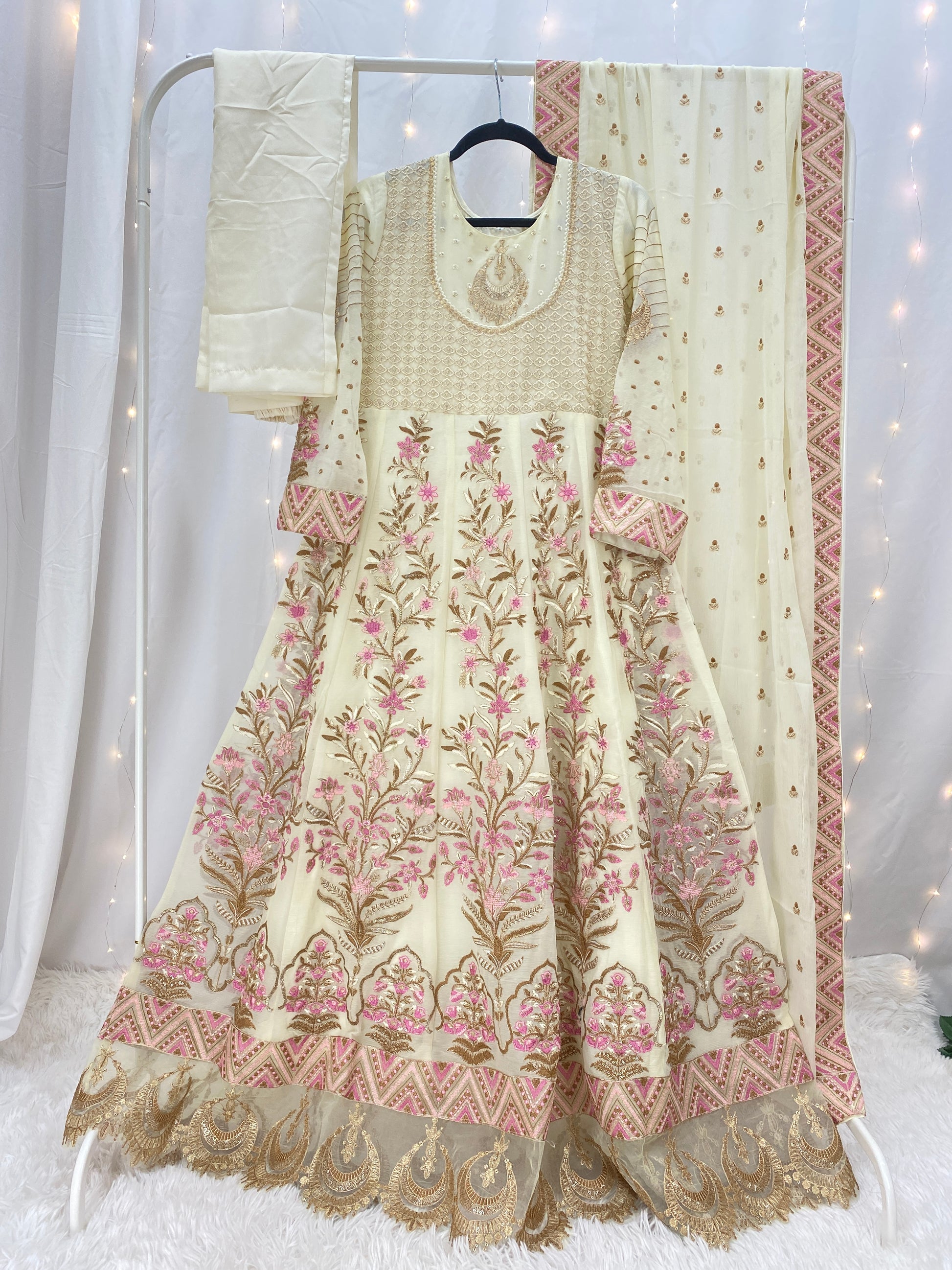 Pakistani maxi