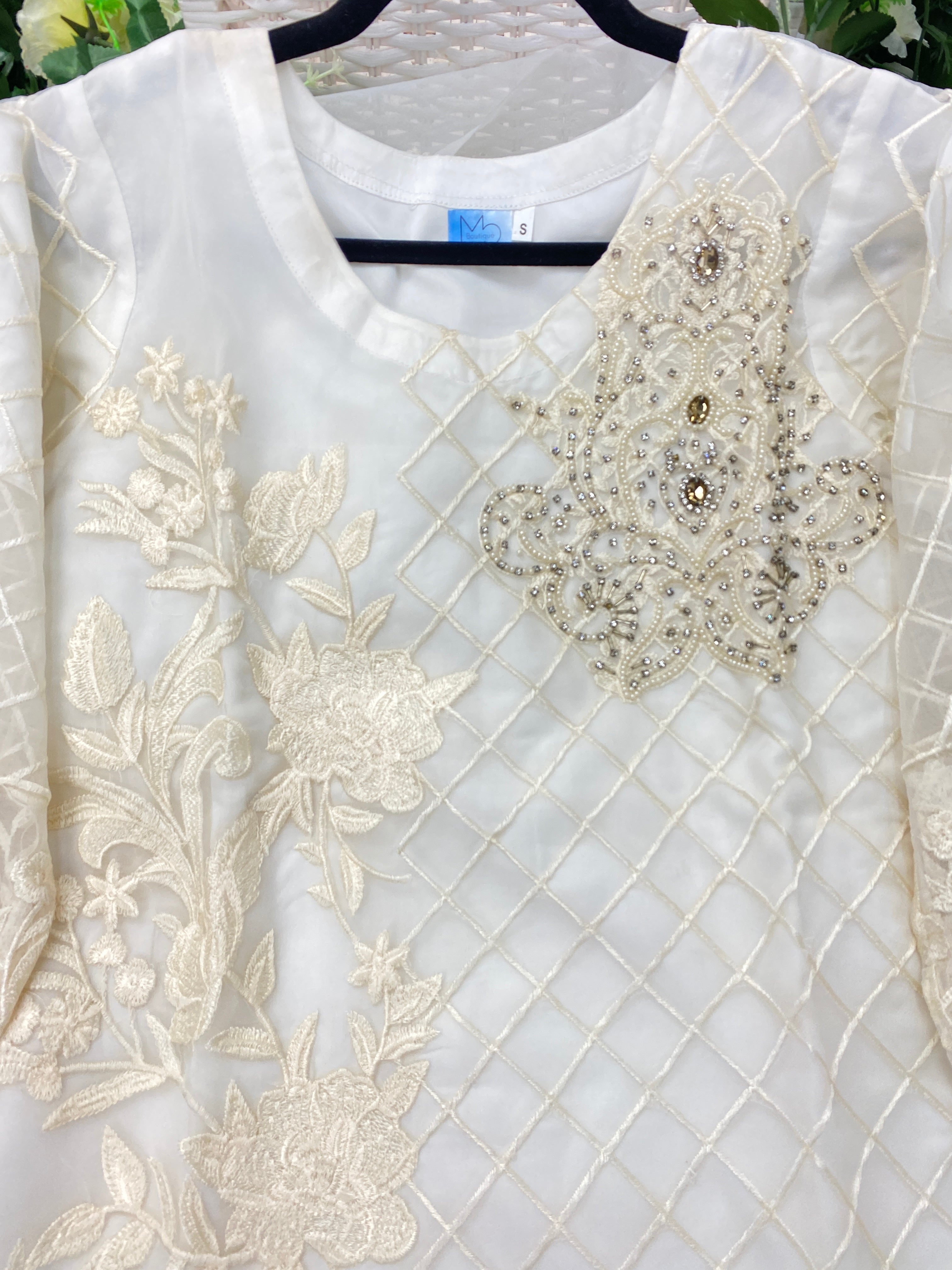 Luxury White Organza Handwork Outfit